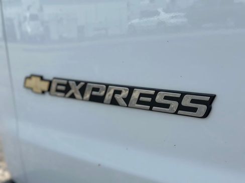 Used 2024 Chevrolet Express 3500 LT w/ LT Preferred Equipment Group RWD image 25