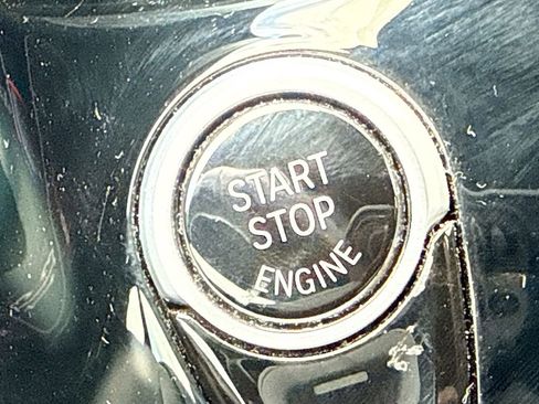 Used 2020 BMW 540i xDrive w/ M Sport Package image 37