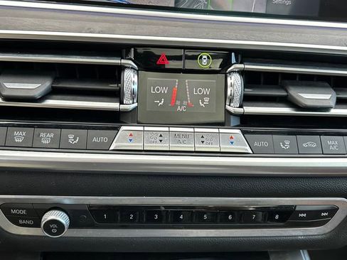 Used 2020 BMW X5 xDrive40i w/ Executive Package image 18