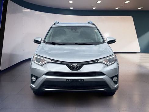 Used 2018 Toyota RAV4 XLE AWD/4WD image 8