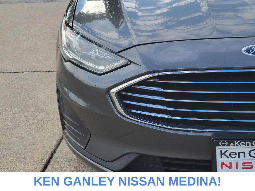 Used 2020 Ford Fusion SE FWD image 9