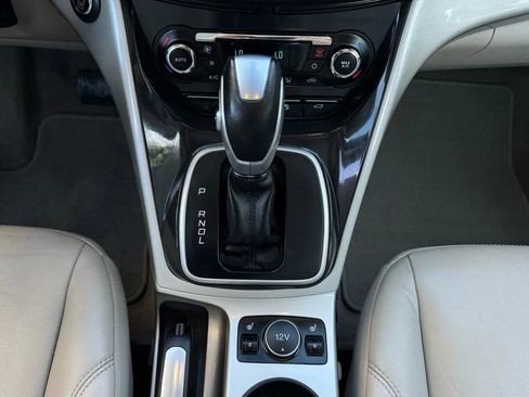 Used 2016 Ford C-MAX Energi SEL w/ Equipment Group 302A image 25