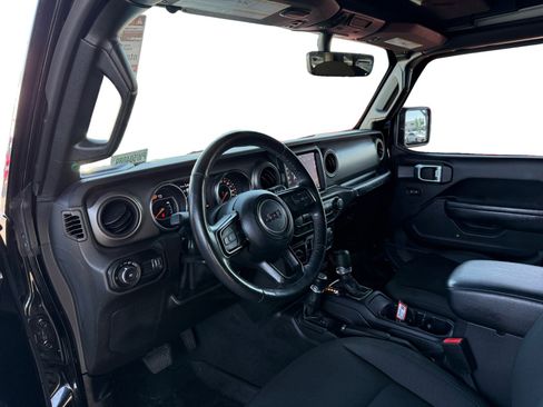 Used 2023 Jeep Wrangler Willys image 9