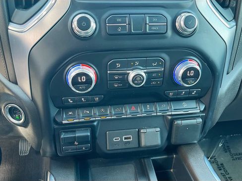 Used 2021 GMC Sierra 1500 SLT w/ SLT Premium Plus Package AWD/4WD image 16