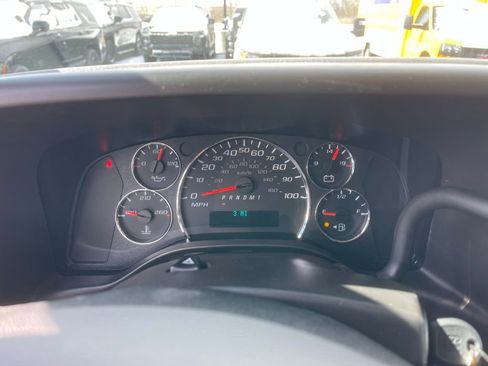 New 2025 Chevrolet Express 2500 Work Van w/ Driver Convenience Package image 13