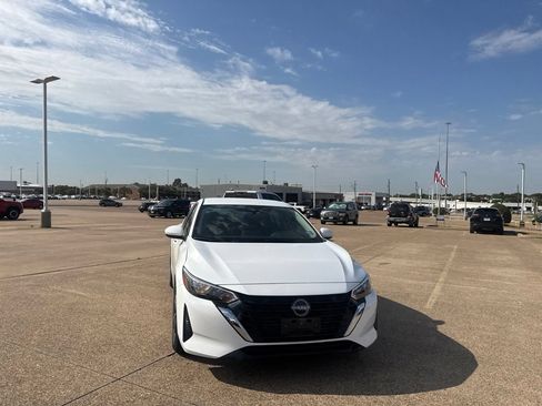 Certified 2025 Nissan Sentra SV w/ All-Weather Package FWD image 4