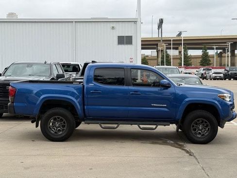 Used 2018 Toyota Tacoma SR5 RWD image 3