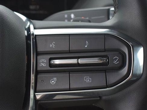 Used 2025 GMC Yukon Denali RWD image 23