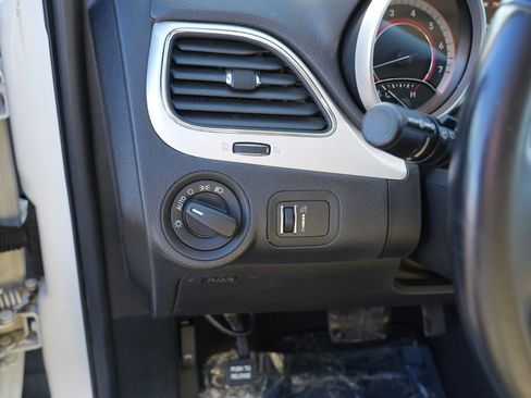 Used 2017 Dodge Journey SE w/ Safe & Sound Group image 17