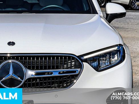 Used 2025 Mercedes-Benz GLC 300 4MATIC image 15