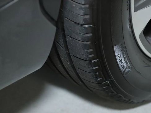 Used 2023 Toyota Highlander Limited image 45