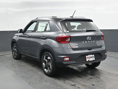 New 2026 Hyundai Venue SEL FWD image 10