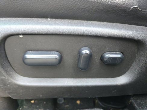 Used 2015 Ford Explorer XLT w/ Equipment Group 202B image 7