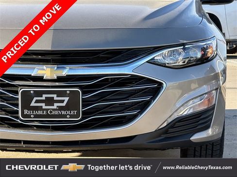 Used 2022 Chevrolet Malibu LT image 9