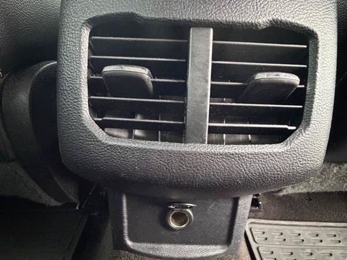 Used 2019 Ford Fusion Titanium FWD image 17