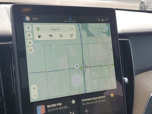 New 2026 Volvo XC60 B5 Plus w/ Protection Package Premier image 14