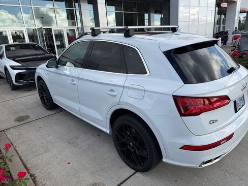 Used 2020 Audi Q5 e Premium Plus w/ Premium Plus Package AWD/4WD image 2