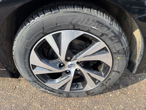 Used 2022 Subaru Legacy Premium image 7