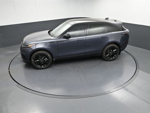 Certified 2025 Land Rover Range Rover Velar Dynamic SE image 31
