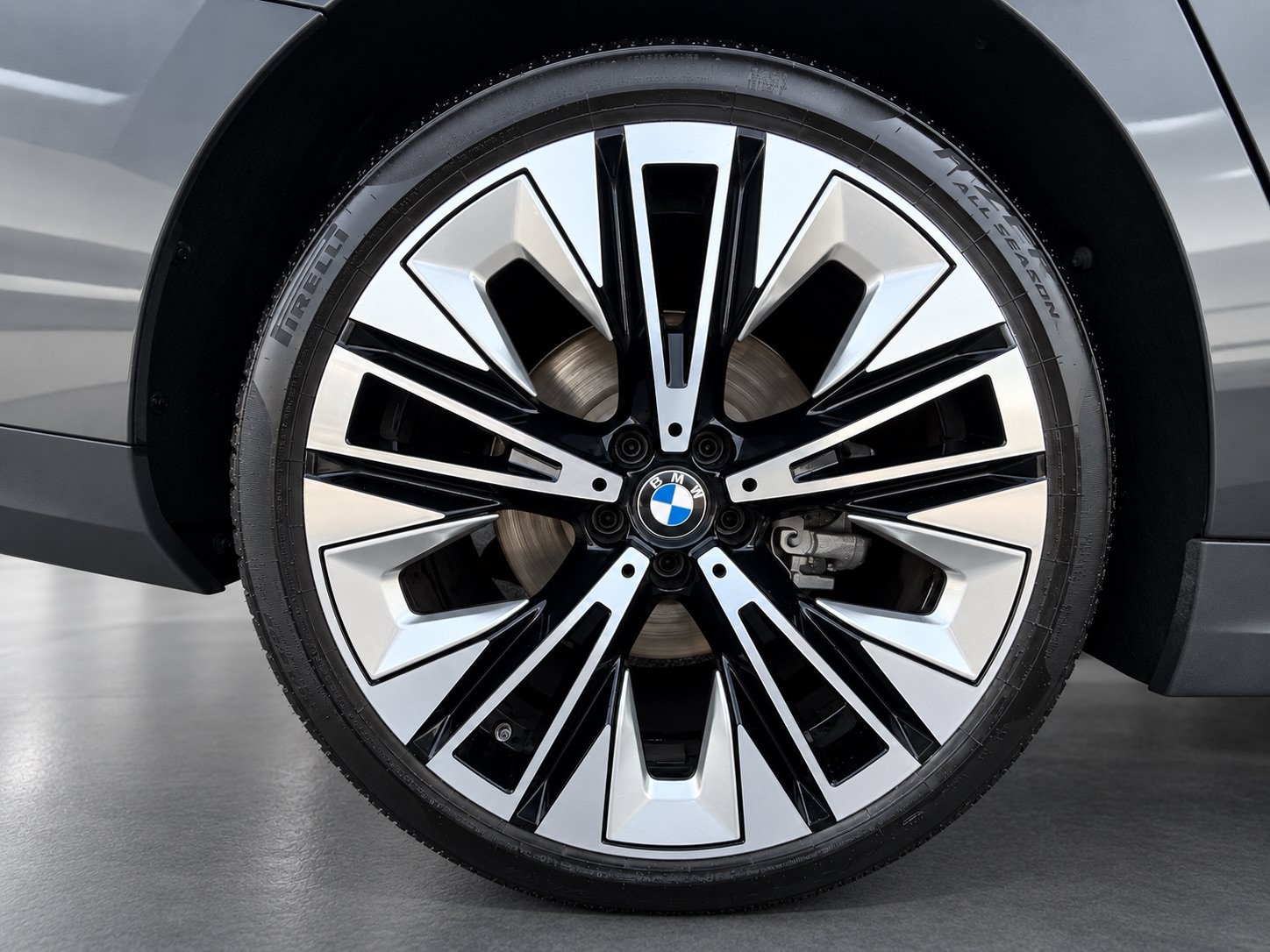 Used 2026 BMW 540i xDrive AWD/4WD image 17