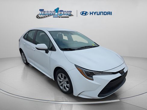 Used 2023 Toyota Corolla LE FWD image 4
