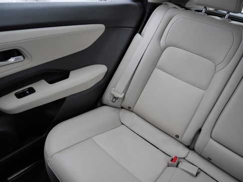 Used 2023 Nissan Ariya AWD image 12