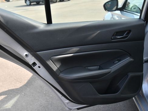 Used 2024 Nissan Altima 2.5 SV image 31