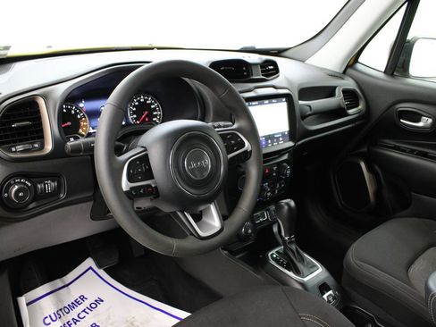 Used 2023 Jeep Renegade Latitude AWD/4WD image 16