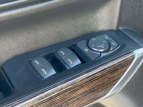 Used 2022 GMC Sierra 1500 Elevation w/ Preferred Package image 17