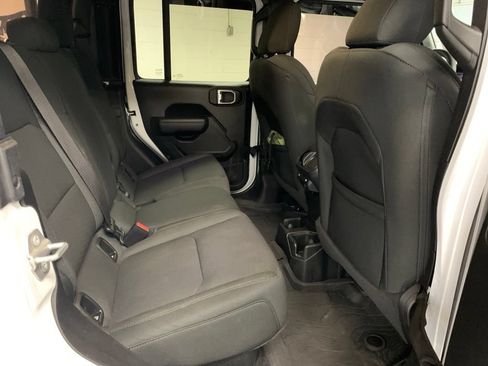Used 2022 Jeep Gladiator Sport AWD/4WD image 12