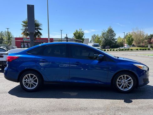 Used 2018 Ford Focus SE FWD image 16