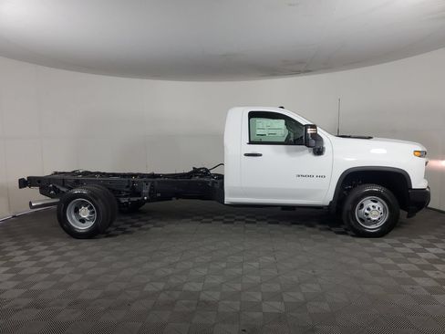 New 2026 Chevrolet Silverado 3500 W/T RWD image 2
