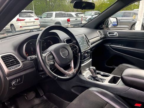 Used 2021 Jeep Grand Cherokee Laredo X AWD/4WD image 8