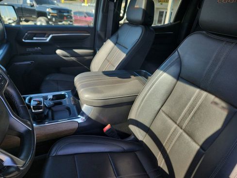 Used 2023 Chevrolet Silverado 1500 High Country w/ High Country Premium Package AWD/4WD image 11