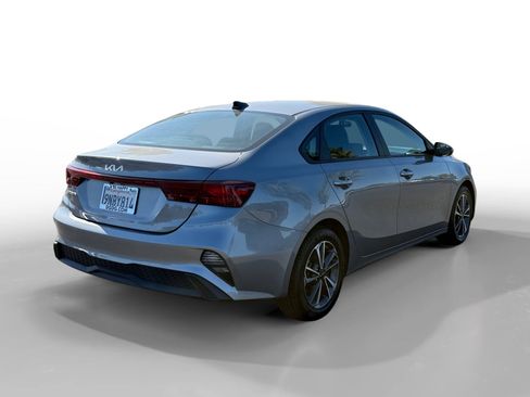 Used 2024 Kia Forte LXS FWD image 5
