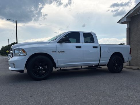 Used 2015 RAM 1500 Express RWD image 2
