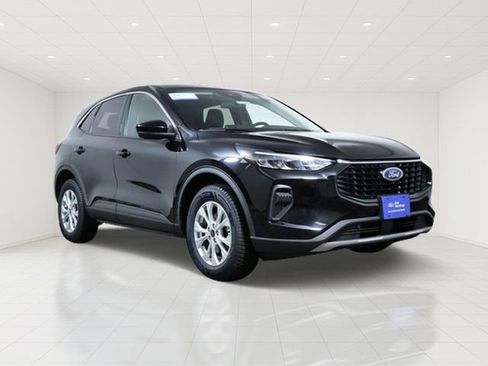Certified 2023 Ford Escape Active w/ Tech Pack #2 AWD/4WD image 1