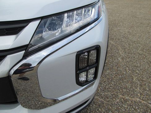 Used 2025 Mitsubishi Outlander Sport ES AWD/4WD image 34