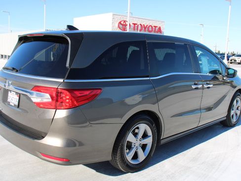 Used 2020 Honda Odyssey EX-L image 3