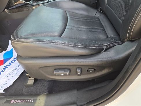 Used 2014 Kia Sorento SX w/ 3rd Row Package image 27