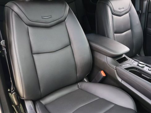 Certified 2025 Cadillac XT6 Premium Luxury w/ LPO, Floor Liner Package FWD image 23