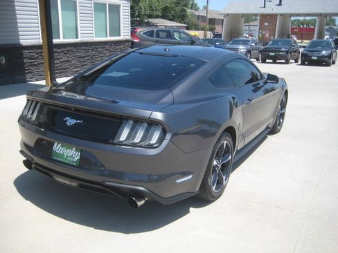 Used 2019 Ford Mustang Coupe image 7