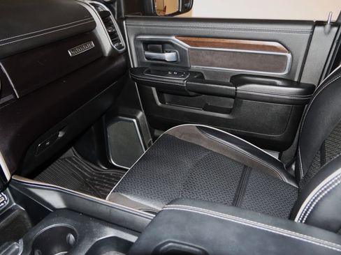 Used 2024 RAM 3500 Laramie image 62