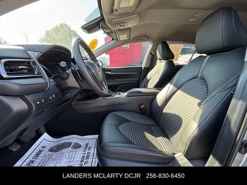 Used 2024 Toyota Camry SE image 19