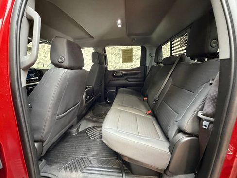 Used 2024 Chevrolet Silverado 1500 LT Trail Boss w/ Convenience Package II AWD/4WD image 13