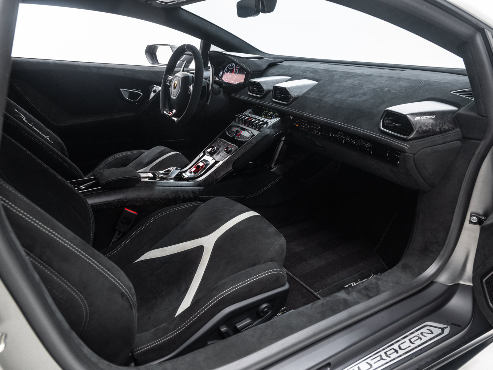 Used 2018 Lamborghini Huracan Performante AWD/4WD image 35