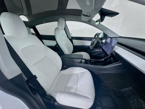 Used 2020 Tesla Model Y Long Range AWD/4WD image 32
