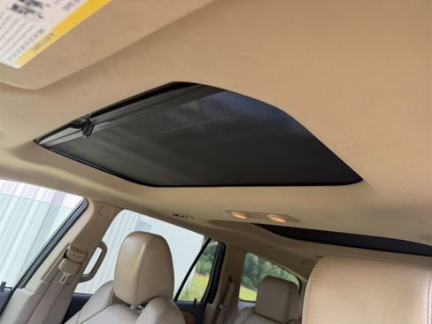 Used 2012 Buick Enclave Leather AWD/4WD image 28