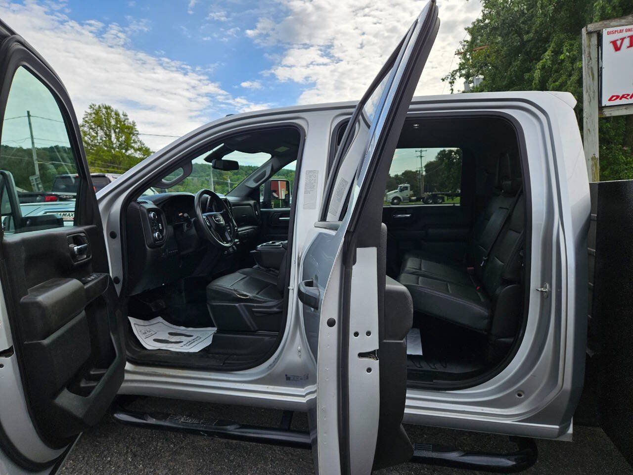 Used 2023 GMC Sierra 3500 Pro w/ Convenience Package AWD/4WD image 17