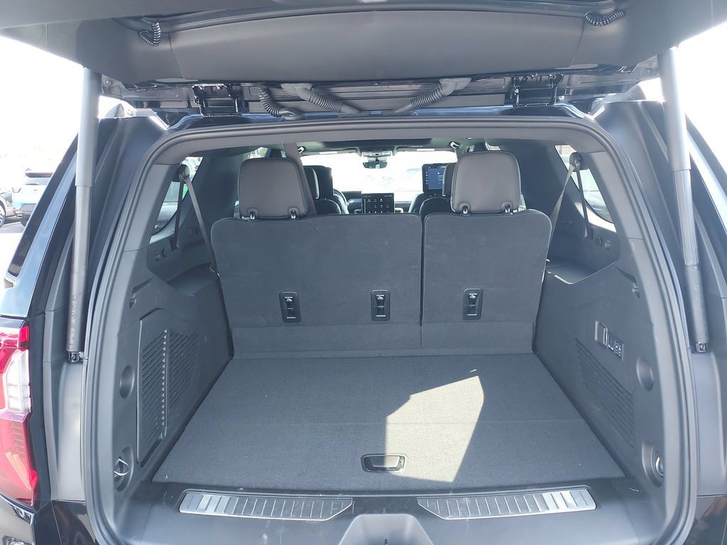 Used 2025 GMC Yukon XL AT4 Ultimate AWD/4WD image 9